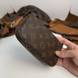 Medium Pochette – Natural Trim
