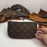 Medium Pochette – Natural Trim