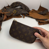 Medium Pochette – Natural Trim
